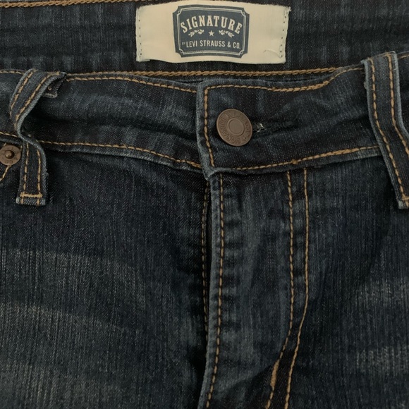 Signature Levi’s mid rise capris Sz 12 - Picture 2 of 4